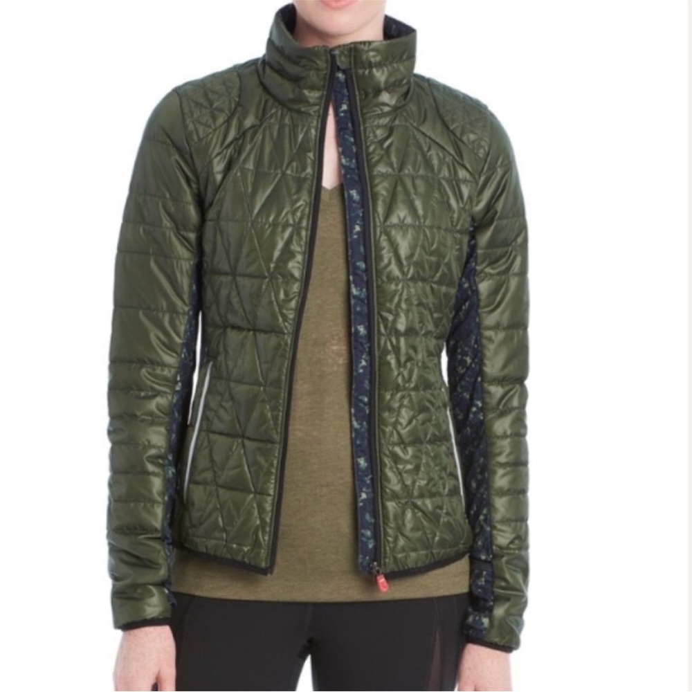 LOLE Glee Quilted Thermaglow Lite Jacket Army Green Camouflage Women’s Large EUC
